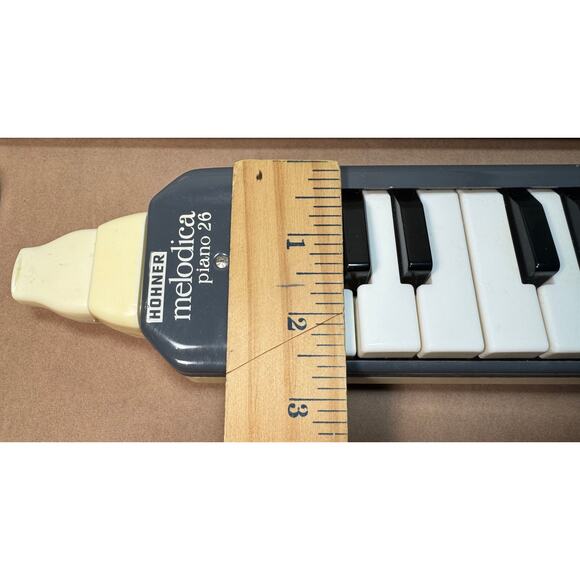 Vintage Hohner Piano 26 Melodica with Mouthpiece & Case Works! Good Condition - Picture 6 of 9
